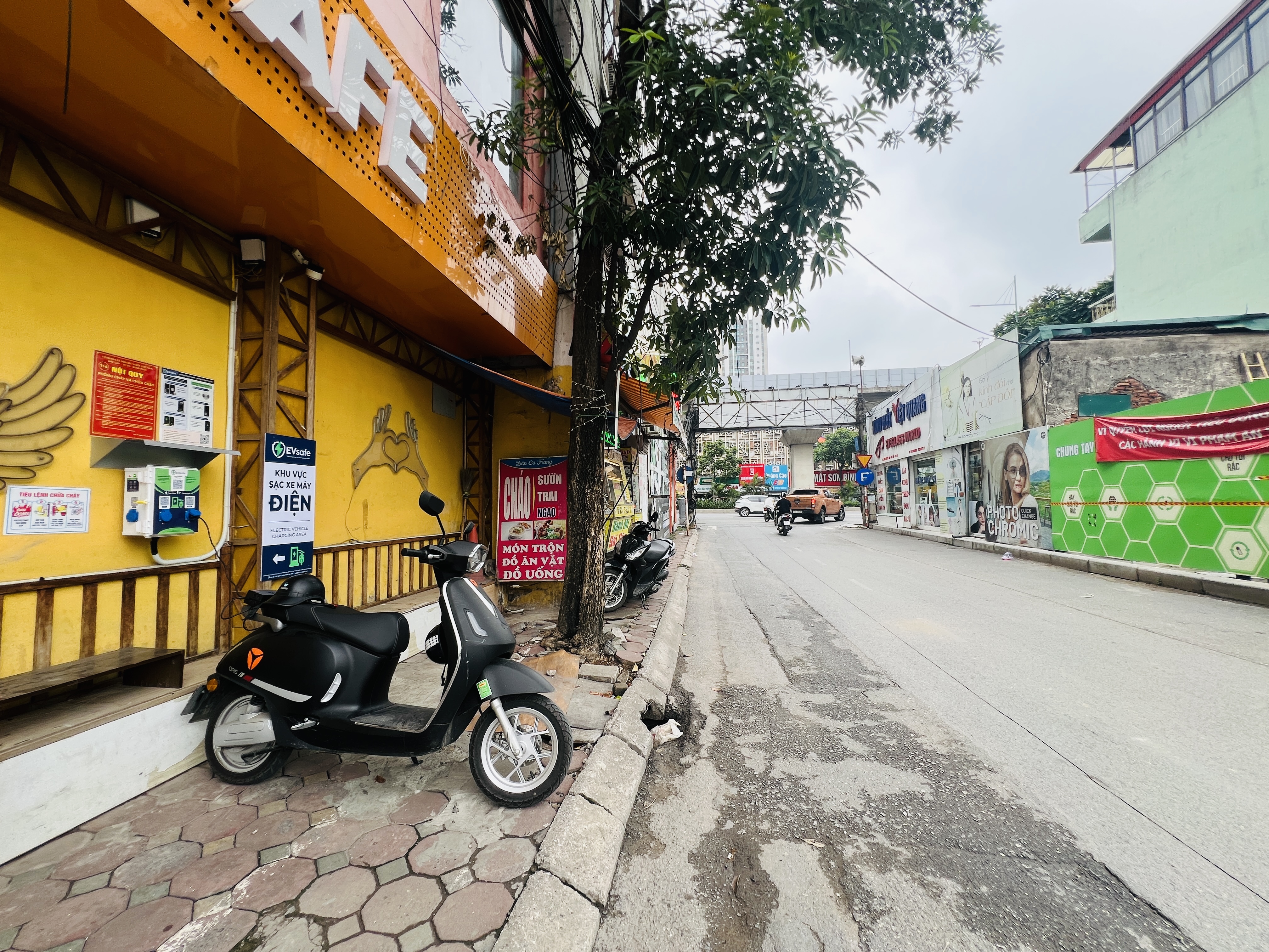 Trạm sạc Tora Cafe