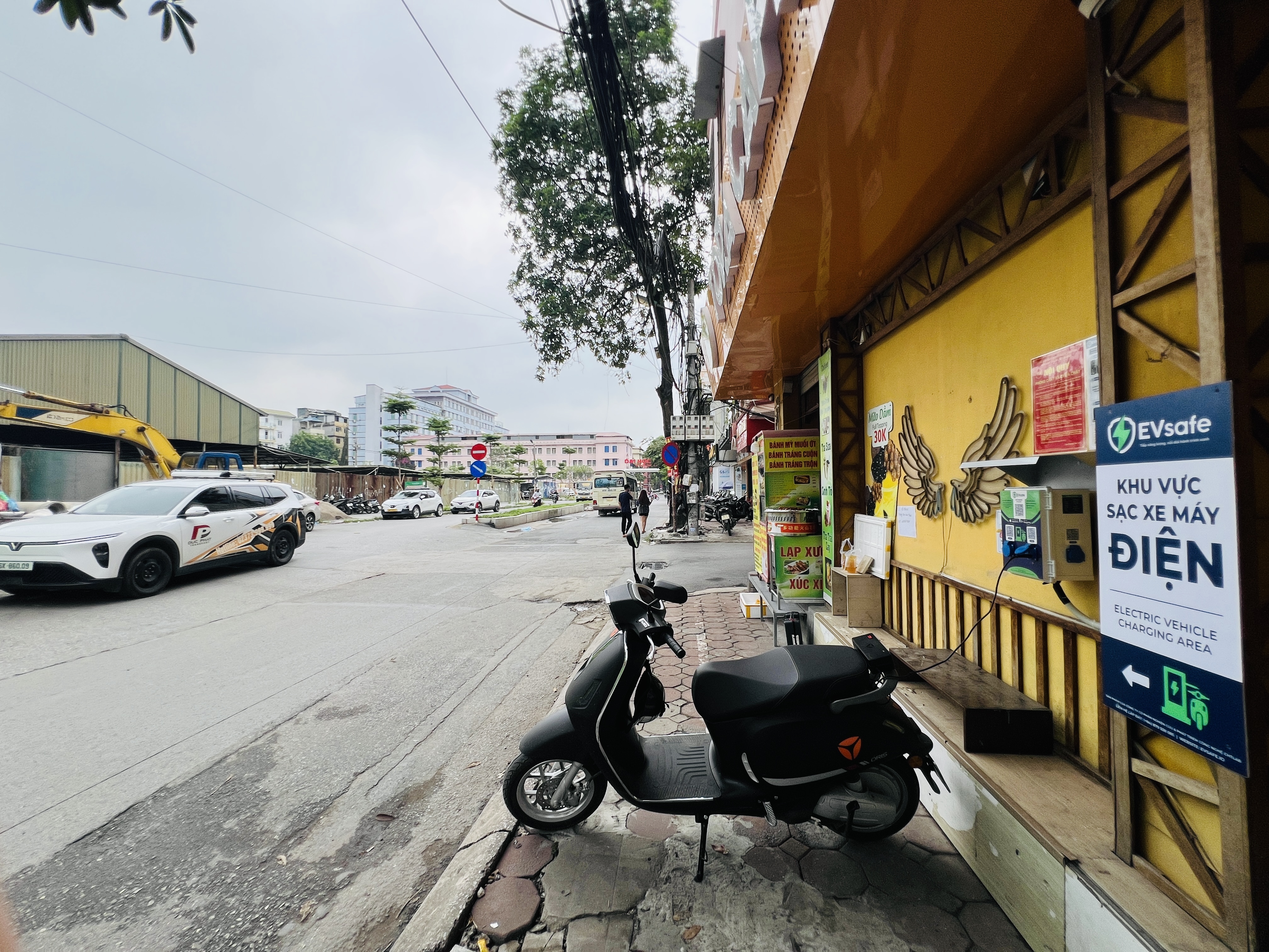 Trạm sạc Tora Cafe