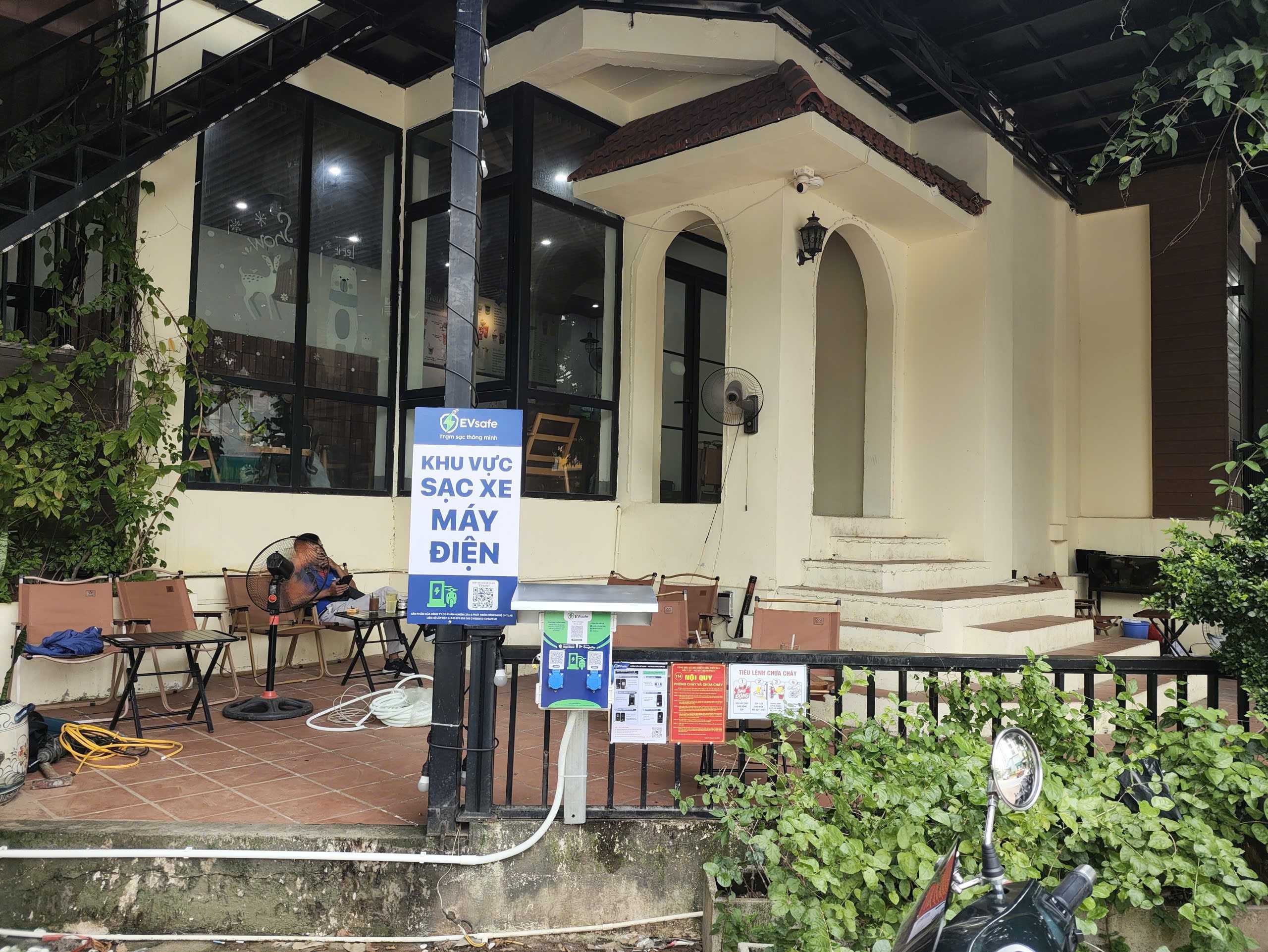 Trạm sạc Phiêu Cafe