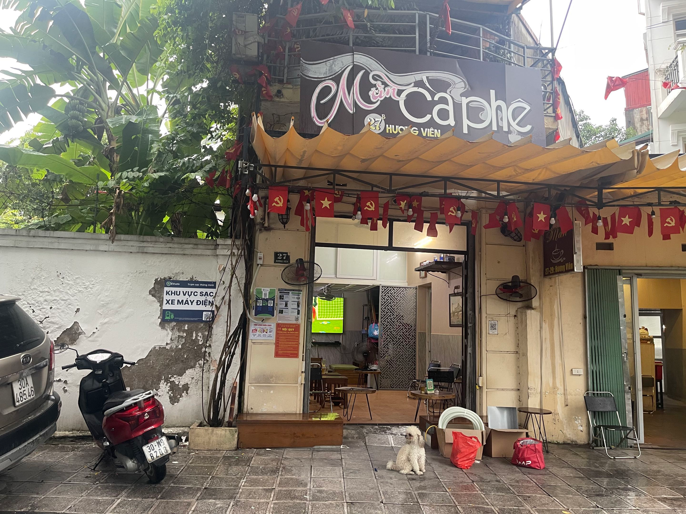 Trạm sạc Mẫn Cà Phê