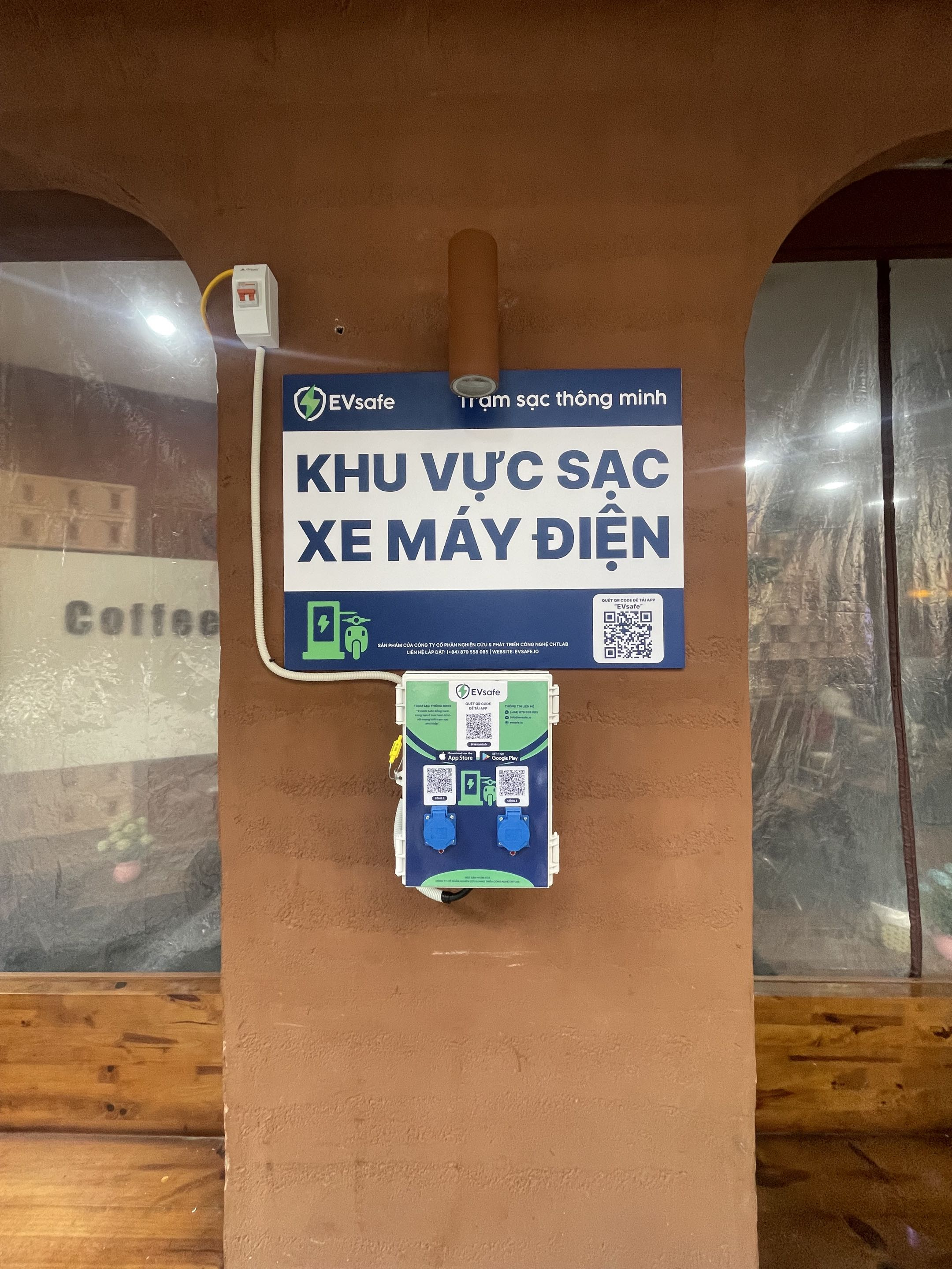 Trạm sạc Chất Cafe Hàng Da