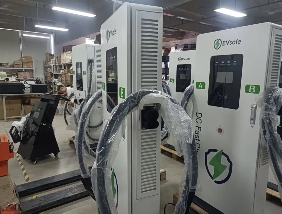 Dàn trụ sạc nhanh DC cho ô tô điện EVsafe hai súng sạc CCS2